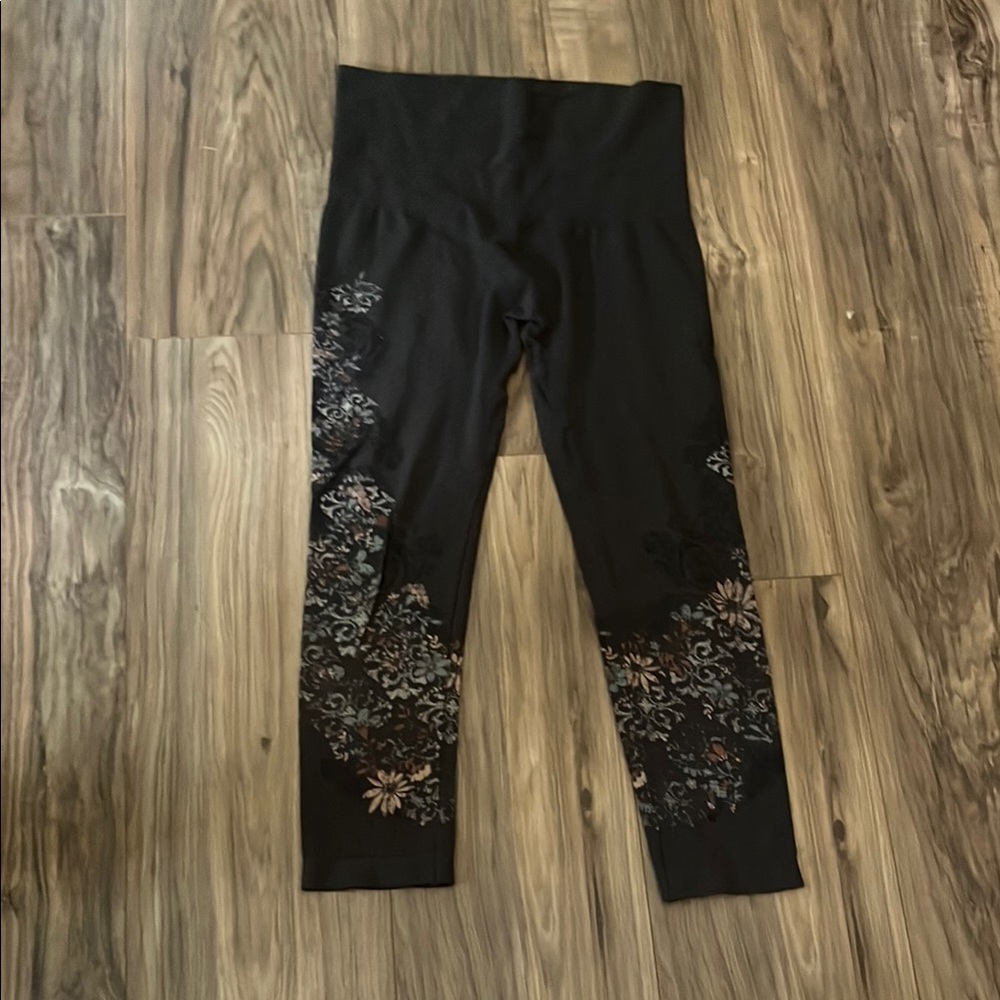 M.Rena 3/4 Length Floral Leggings Brown